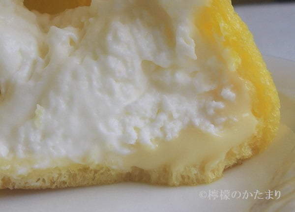 瀬戸内産レモン&レアチーズもこのレモンカスタード部分をアップで
