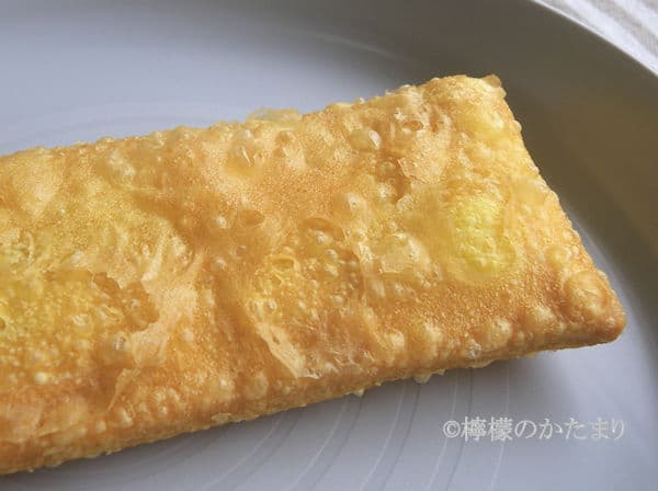 マクドナルド／レモンチーズパイのパイ生地部分のアップ